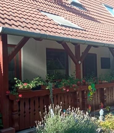 Maria Apartman Balatonkeresztur Luaran gambar